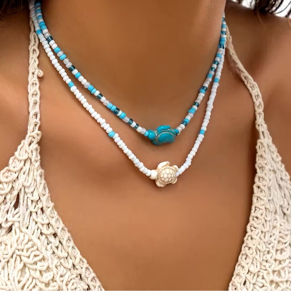 Adrienne - Turtle Pendant Choker. - Picture 3 of 6